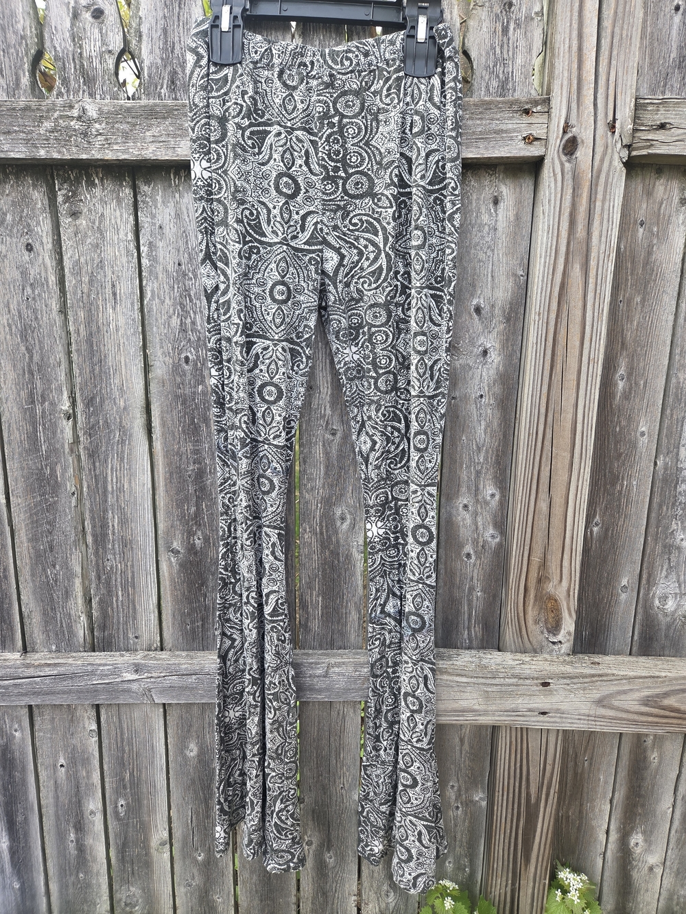 Abercrombie & Fitch Black and White Paisley Flare Pants